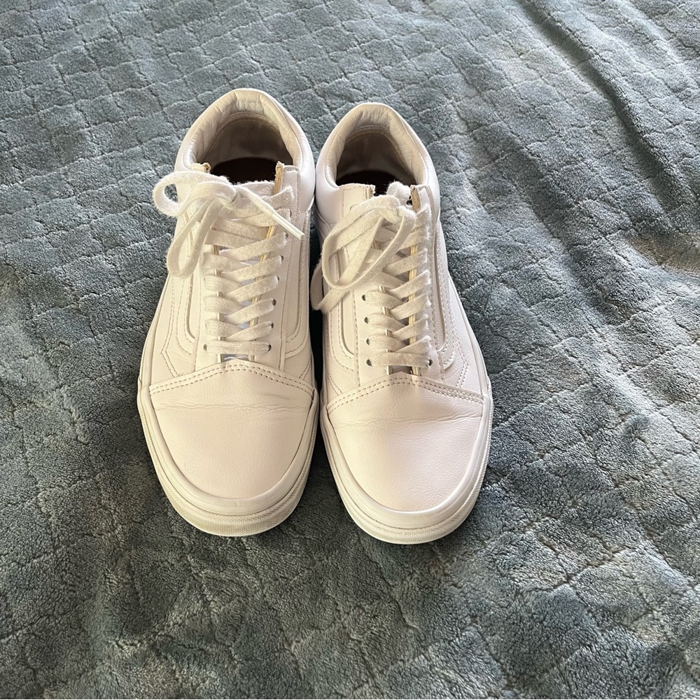 Vans Old Skool White Leather Sneakers – Classic Low Top Skate Shoes (Unisex) - Picture 1 of 7